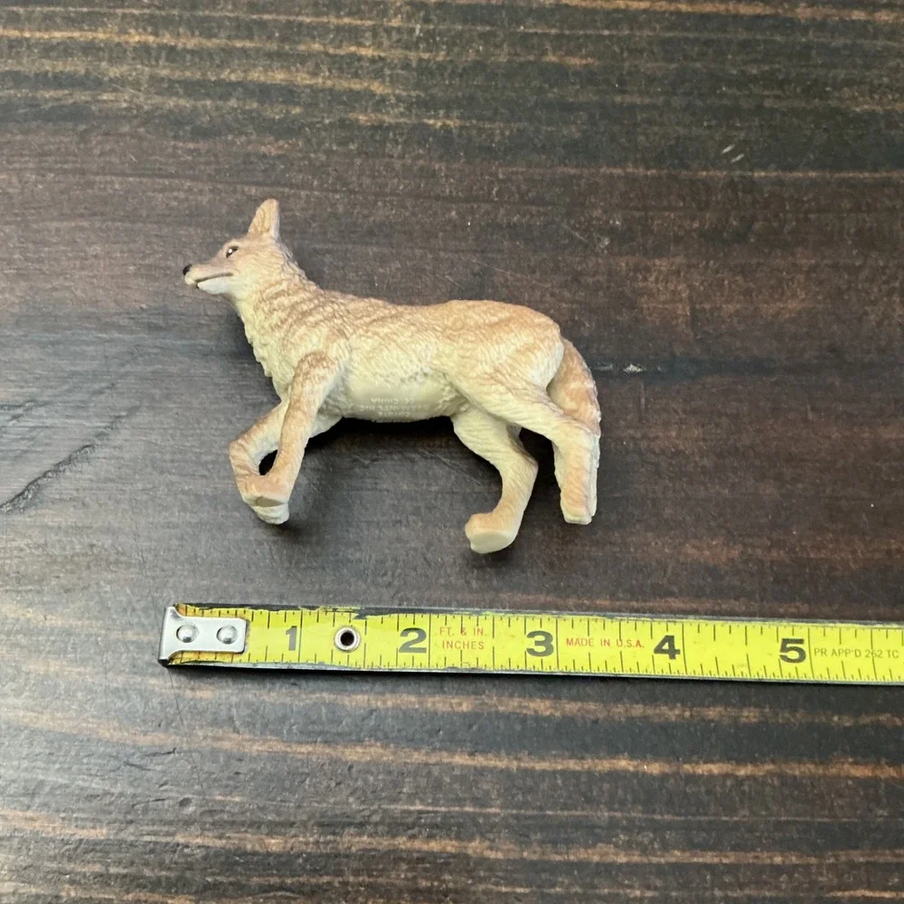 K&M International Coyote Figurine Realistic Wildlife Toy Animal Plastic - Picture 6 of 6